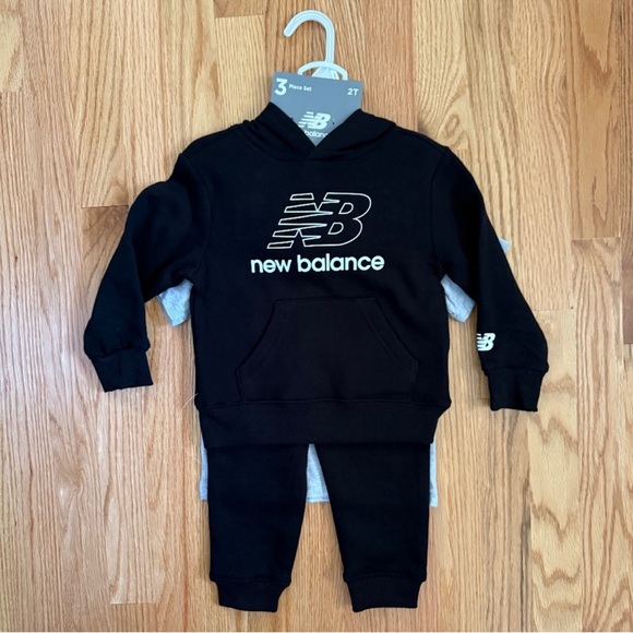 New Balance Little Boy 3 Piece Outfit - Picture 2 of 16